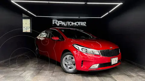 Kia Forte Sedan LX Aut usado (2017) color Rojo precio $198,000