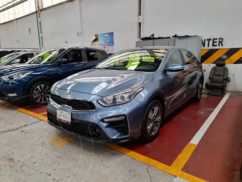 Kia Forte Sedan EX Aut usado (2020) color Azul financiado en mensualidades(enganche $73,500 mensualidades desde $5,200)