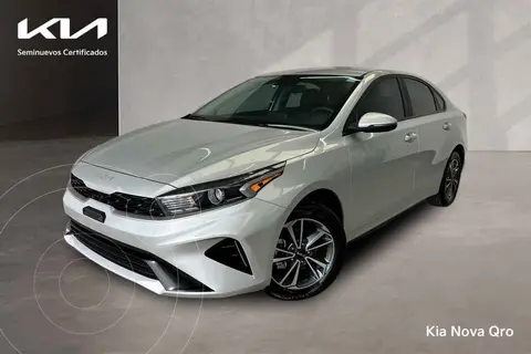 Kia Forte Sedan 2.0L LX Aut usado (2024) color Plata financiado en mensualidades(enganche $104,912 mensualidades desde $9,006)