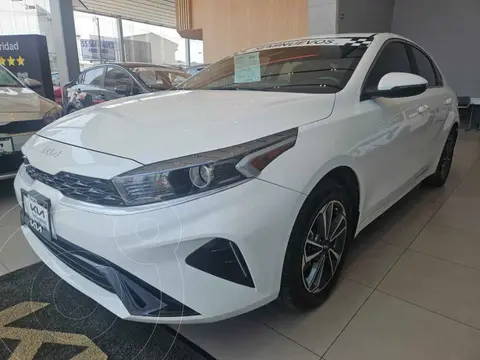 Kia Forte Sedan 2.0L EX Aut usado (2023) color Blanco precio $359,000
