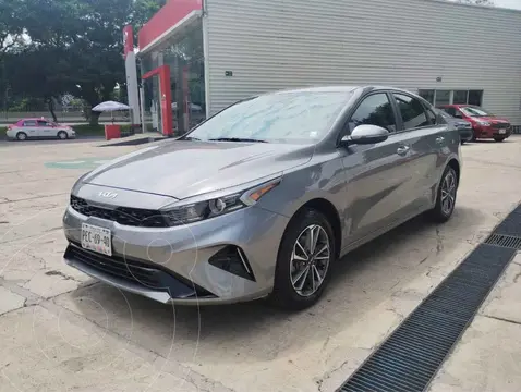 Kia Forte Sedan 2.0L LX Aut usado (2022) color Gris precio $309,000