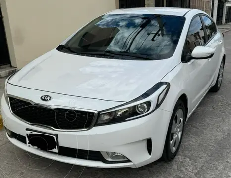 Kia Forte Sedan 2.0L LX usado (2018) color Blanco precio $220,000