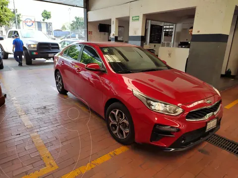 Kia Forte Sedan EX Aut usado (2020) color Rojo Cobrizo financiado en mensualidades(enganche $103,250 mensualidades desde $3,643)