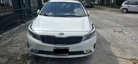 Kia Forte Sedan 2.0L EX Aut usado (2017) color Blanco precio $210,000