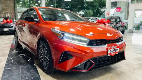 Kia Forte Sedan 1.6L GT Aut usado (2023) color naranja claro financiado en mensualidades(enganche $158,516 mensualidades desde $8,521)