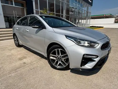 Kia Forte Sedan GT Line Aut usado (2020) color plateado precio $295,000