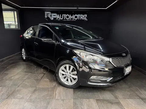 Kia Forte Sedan EX Aut usado (2016) color Negro precio $185,000