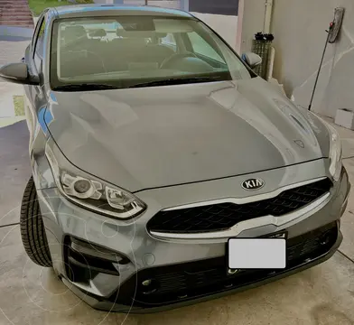 Kia Forte Sedan EX Aut usado (2020) color Gris Metalico precio $277,000