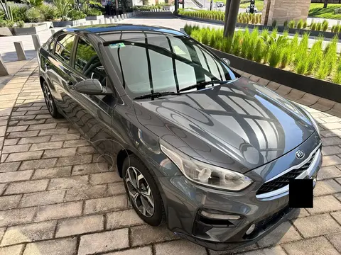 Kia Forte Sedan LX Aut usado (2020) color Gris Metalico financiado en mensualidades(enganche $57,888 mensualidades desde $6,145)