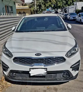 Kia Forte Sedan HB EX Aut usado (2021) color Blanco precio $280,000