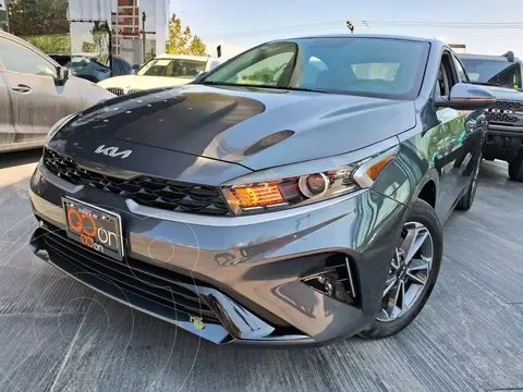 Kia Forte Sedan 2.0L LX usado (2024) color Gris precio $349,000