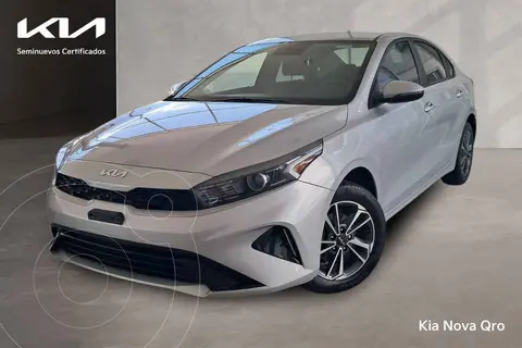Kia Forte Sedan 2.0L LX Aut usado (2024) color Plata precio $340,000