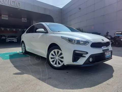 Kia Forte Sedan L usado (2019) color Blanco precio $255,000