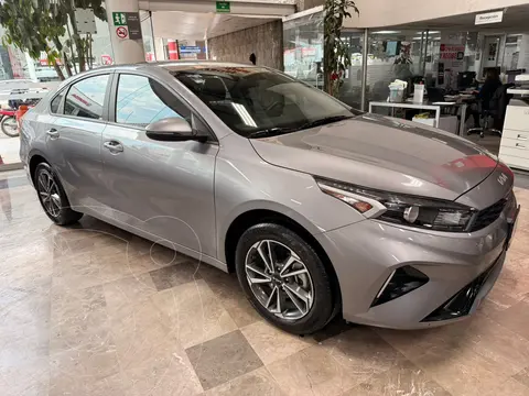 Kia Forte Sedan 2.0L LX usado (2024) color Gris financiado en mensualidades(enganche $145,882 mensualidades desde $6,138)