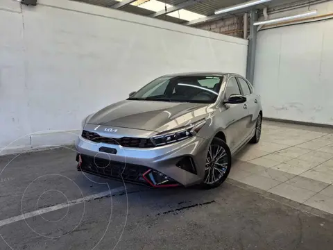 Kia Forte Sedan 2.0L GT Line Aut usado (2022) color Gris financiado en mensualidades(enganche $89,925 mensualidades desde $7,719)