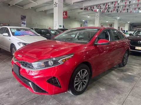 Kia Forte Sedan 2.0L LX Aut usado (2022) color Rojo precio $287,900