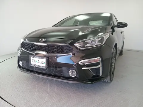 foto Kia Forte Sedán 2.0L LX usado (2019) color Negro precio $295,000