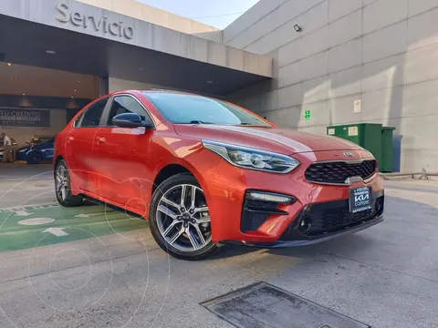 Kia Forte Sedan GT Line Aut usado (2020) color Naranja precio $325,000