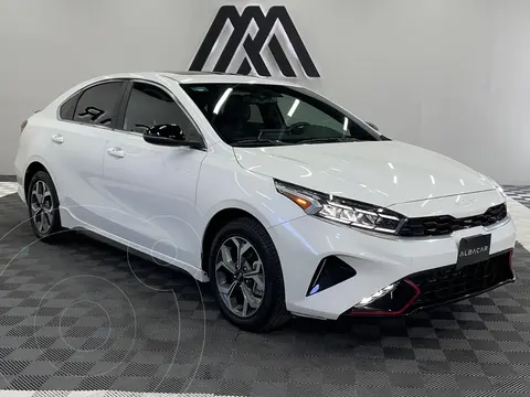 Kia Forte Sedan 2.0L GT Line Aut usado (2024) color Blanco precio $429,999