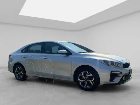 Kia Forte Sedan LX usado (2020) color Gris precio $235,000