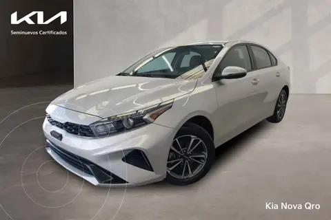 Kia Forte Sedan 2.0L LX Aut usado (2023) color Plata precio $307,000