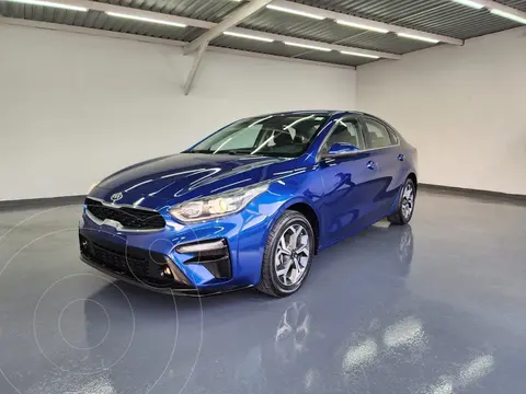 Kia Forte Sedan EX Aut usado (2021) color Azul precio $328,000