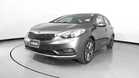 Kia Forte Sedan SX Aut usado (2016) color Gris precio $270,999