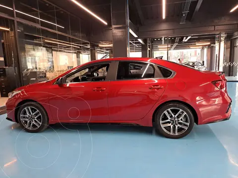 foto Kia Forte Sedán 1.6L GT Aut usado (2021) color Rojo precio $440,000
