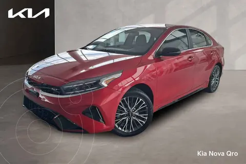 Kia Forte Sedan 1.6L GT Aut usado (2024) color Rojo financiado en mensualidades(enganche $125,350 mensualidades desde $10,760)
