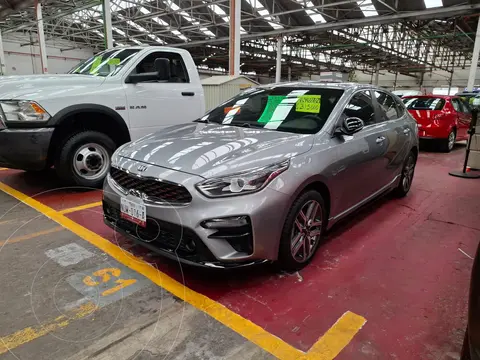 Kia Forte Sedan HB GT Line usado (2020) color Gris Platinium financiado en mensualidades(enganche $95,000 mensualidades desde $6,600)