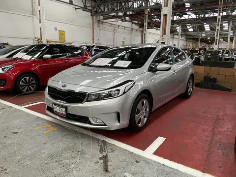 Kia Forte Sedan LX usado (2017) color Plata precio $179,000