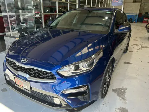 Kia Forte Sedan LX Aut usado (2021) color Azul Marino financiado en mensualidades(enganche $81,750 mensualidades desde $6,251)