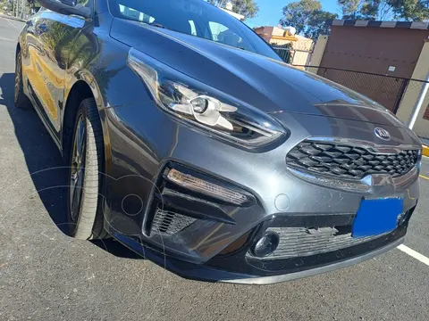 Kia Forte Sedan EX Aut usado (2019) color Gris precio $245,000