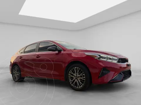 Kia Forte Sedan 2.0L GT Line Aut usado (2022) color Rojo financiado en mensualidades(enganche $72,600 mensualidades desde $8,831)