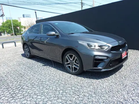 Kia Forte Sedan EX usado (2019) color Gris precio $326,097