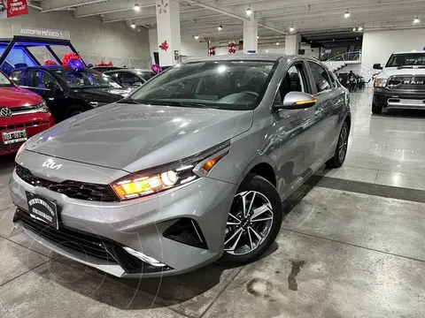 Kia Forte Sedan 2.0L EX Aut usado (2023) color Gris financiado en mensualidades(enganche $103,550 mensualidades desde $7,922)