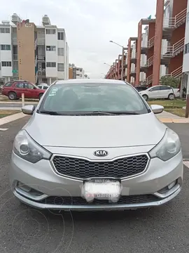 foto Kia Forte Sedán EX usado (2016) color Plata precio $165,000