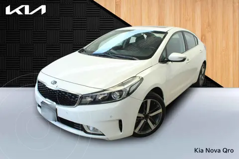foto Kia Forte Sedán SX Aut usado (2017) color Blanco precio $248,000