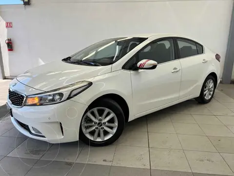 Kia Forte Sedan EX usado (2018) color Blanco financiado en mensualidades(enganche $59,678 mensualidades desde $5,123)