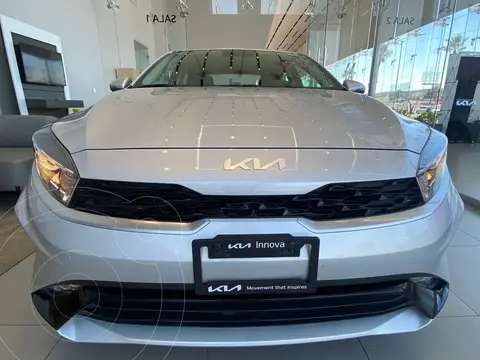 Kia Forte Sedan 2.0L EX Aut usado (2023) color Plata Sedosa precio $365,000