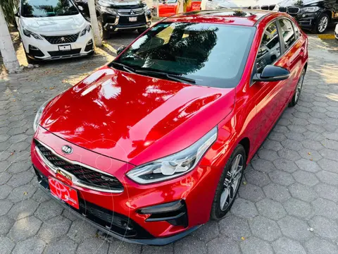 Kia Forte Sedan GT usado (2021) color Rojo financiado en mensualidades(enganche $93,256 mensualidades desde $8,283)