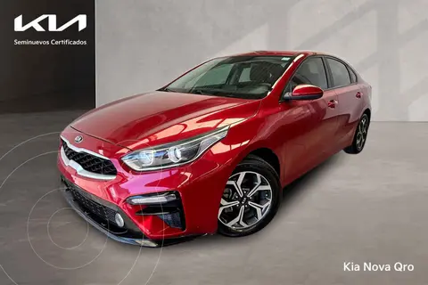 Kia Forte Sedan LX Aut usado (2020) color Rojo precio $290,000