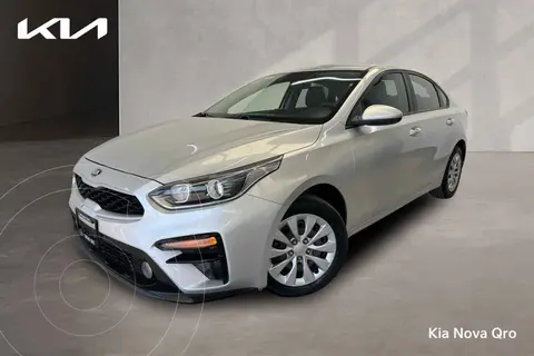 Kia Forte Sedan L usado (2020) color Plata precio $239,000