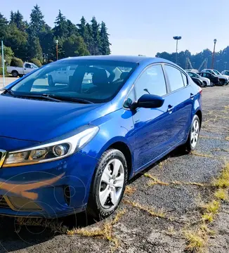 Kia Forte Sedan L usado (2017) color Azul precio $160,000