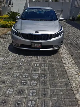 Kia Forte Sedan 2.0L LX Aut usado (2017) color Plata precio $210,000