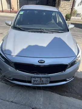 Kia Forte Sedan 2.0L EX Aut usado (2018) color Plata precio $176,000