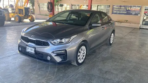 Kia Forte Sedan LX Aut usado (2019) color Gris precio $233,000