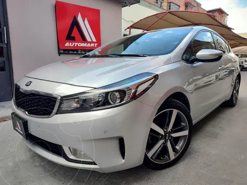 Kia Forte Sedan SX Aut usado (2017) color Plata precio $225,000