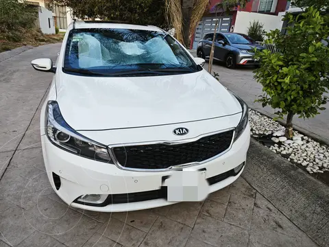 Kia Forte Sedan SX Aut usado (2018) color Blanco precio $225,000