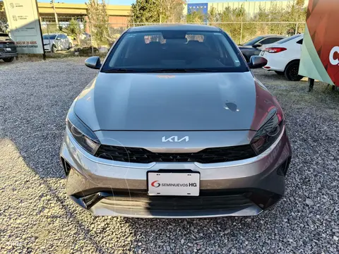 Kia Forte Sedan 2.0L EX Aut usado (2022) color Gris precio $326,000